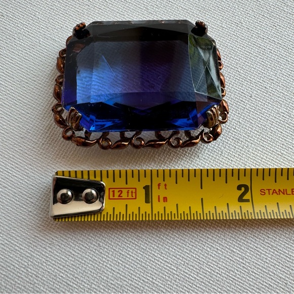 Vintage Sapphire Blue Faceted Glass Brooch - Picture 13 of 14